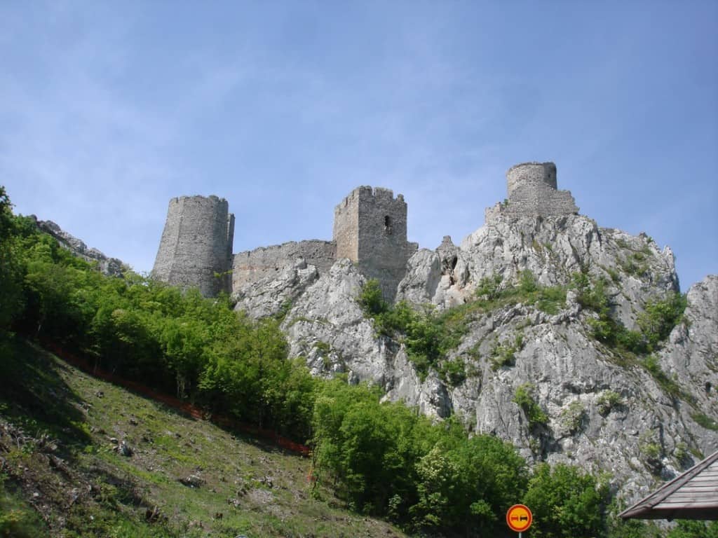 מצודת גולובק בשמורת טבע בשערי הברזל בצד הסרבי (צילום אראלה פלד)